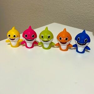 Baby Shark Family Finger Puppets
